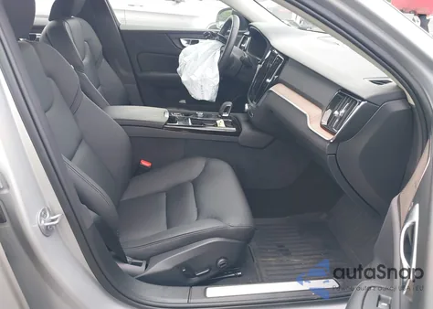 2024 Volvo S60 Recharge Plug-In Hybrid T8 Plus Dark Theme from USA, damaged, VIN 7JRH60FL9RG311094